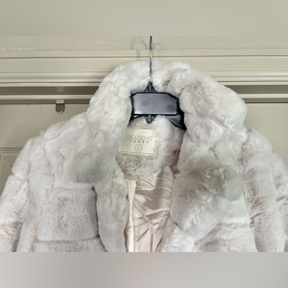 💖 Blank NYC KIDS Faux Fur Jacket | Trendy White Winter Coat - Picture 11 of 12